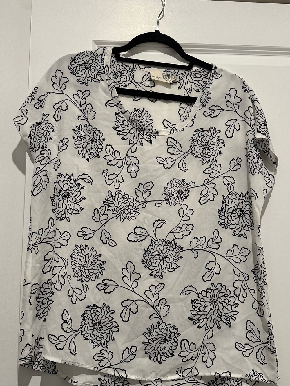 Everleigh Lightweight White Floral Scoop Neck Blouse